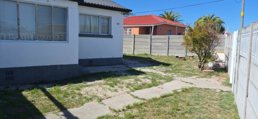1 Bedroom Property for Sale in Ruyterwacht Western Cape